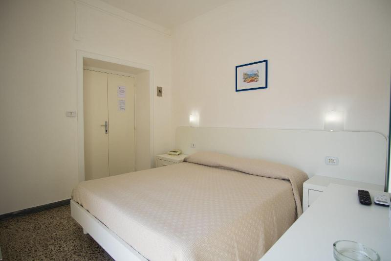 Delfino Hotel มารีนาดีกาเมโรตา ภายนอก รูปภาพ