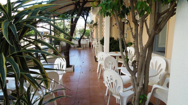 Delfino Hotel มารีนาดีกาเมโรตา ภายนอก รูปภาพ